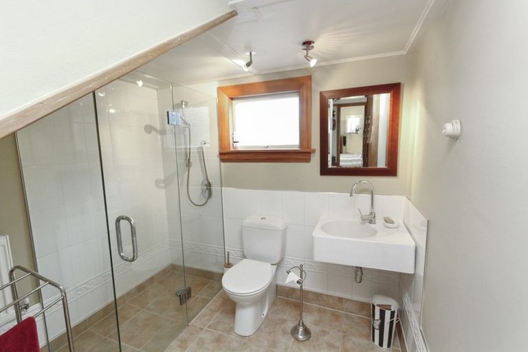 Photo of property in 32 Barrett Street, Westown, New Plymouth, 4310