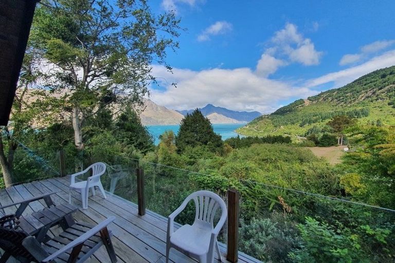 Photo of property in 16 Mckerrow Place, Sunshine Bay, Queenstown, 9300