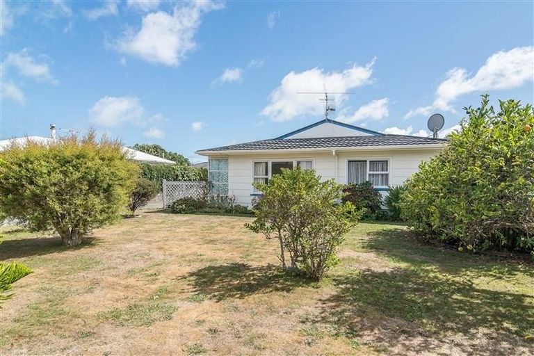 Photo of property in 71a Ngaio Road, Waikanae, 5036