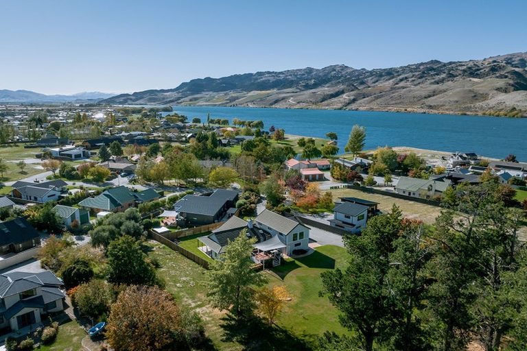 Photo of property in 32 Pisa Moorings Road, Mount Pisa, Cromwell, 9383