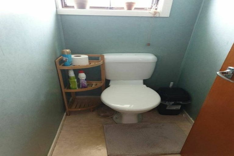 Photo of property in 33 Juniper Road, Sunnynook, Auckland, 0620