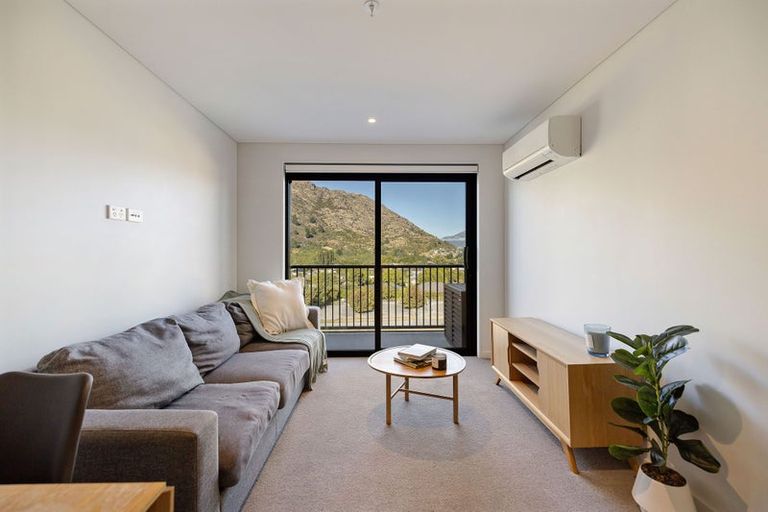 Photo of property in Toru Apartments, 706/10 Copper Beech Avenue, Frankton, Queenstown, 9300