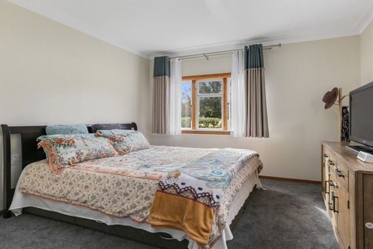 Photo of property in 3 Garden Road, Avalon, Lower Hutt, 5011