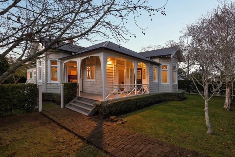 Photo of property in 32 Herbert Road, Mount Eden, Auckland, 1024