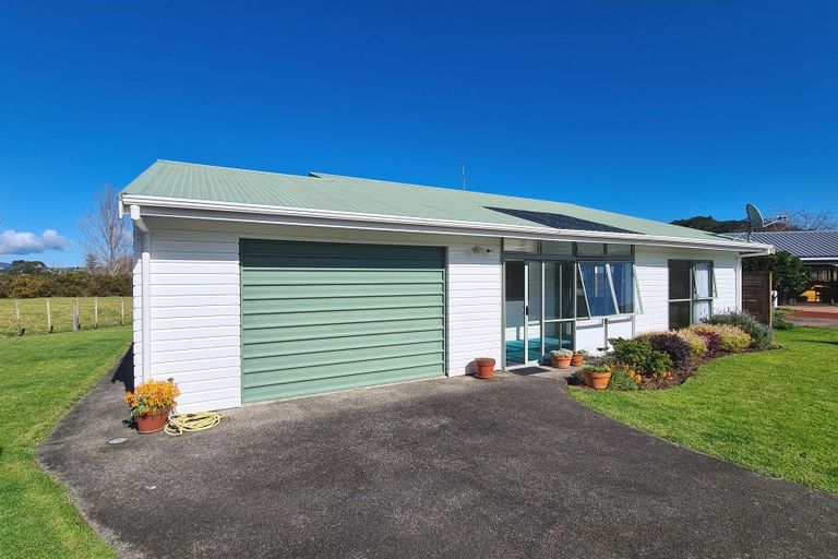 Photo of property in 6 Courthouse Lane, Coromandel, 3506