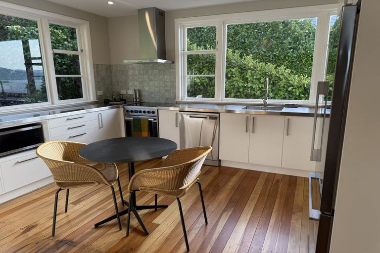 Photo of property in 67 Seatoun Heights Road, Seatoun, Wellington, 6022