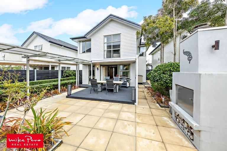 Photo of property in 47 Bruce Pulman Drive, Takanini, 2112