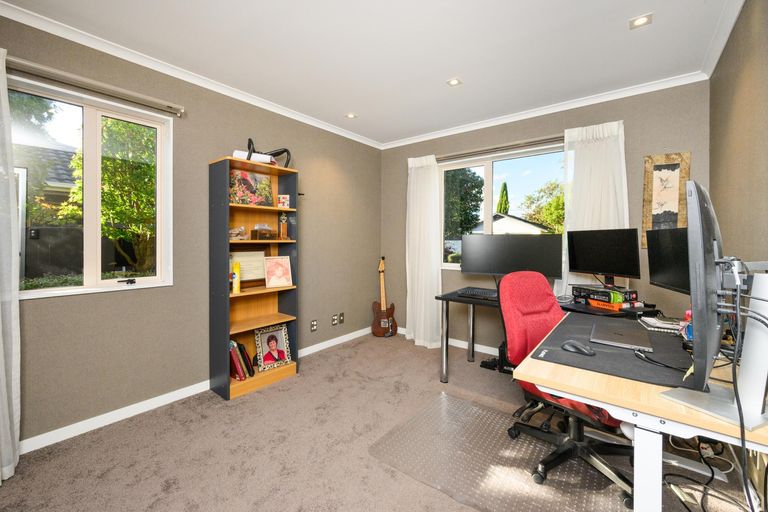 Photo of property in 6 Alan Street, Palmerston North, 4414