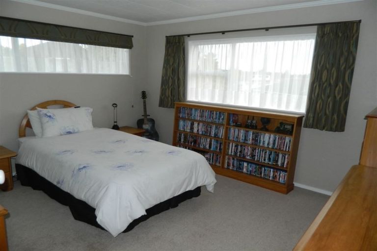 Photo of property in 10 Webb Avenue, Levin, 5510