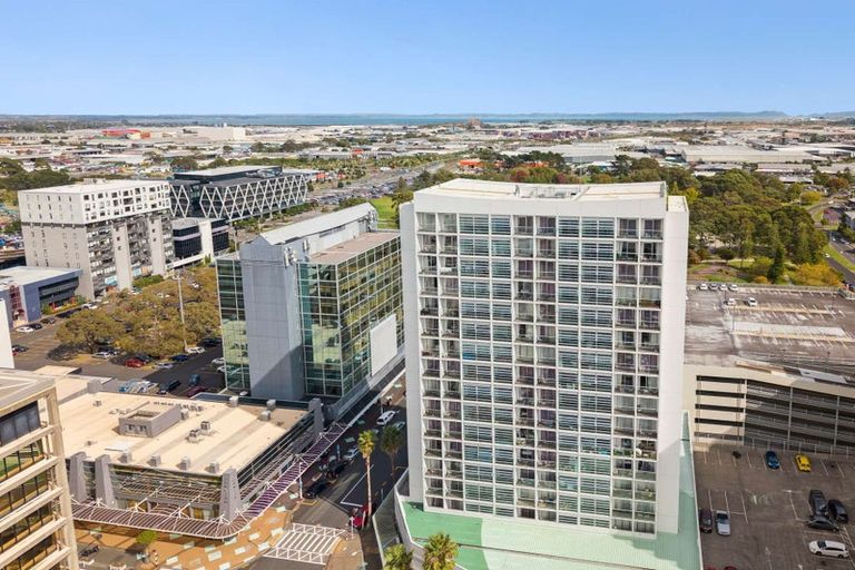 Photo of property in Proximity Apartments, 1605/17 Amersham Way, Manukau, Auckland, 2104