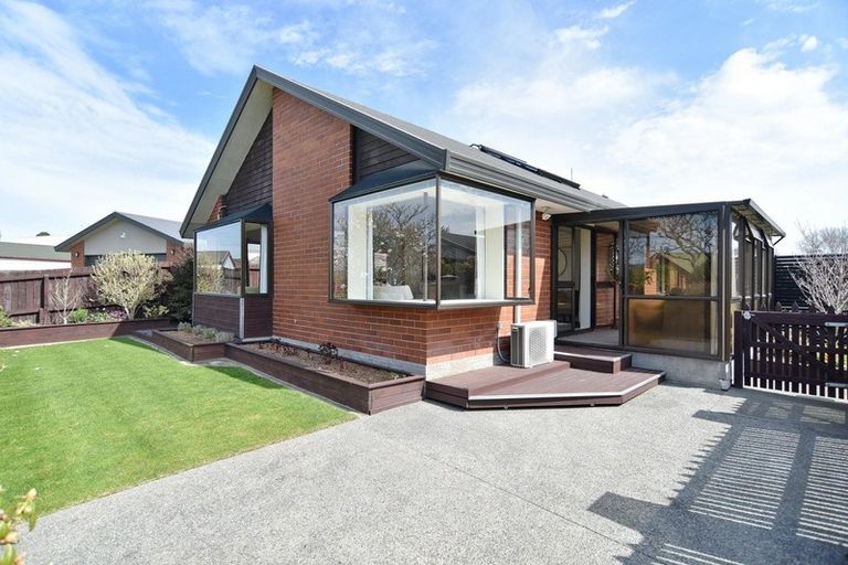Photo of property in 7 Creese Place, Redwood, Christchurch, 8051