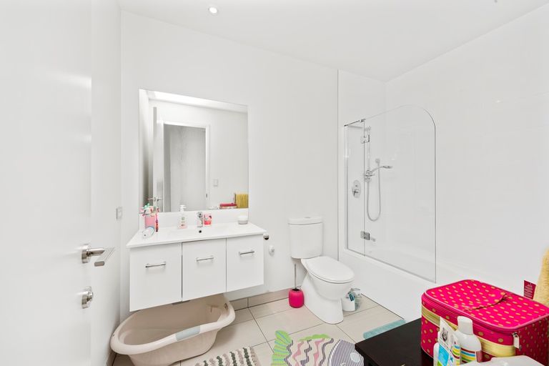 Photo of property in 32 Scoria Close, Pyes Pa, Tauranga, 3112