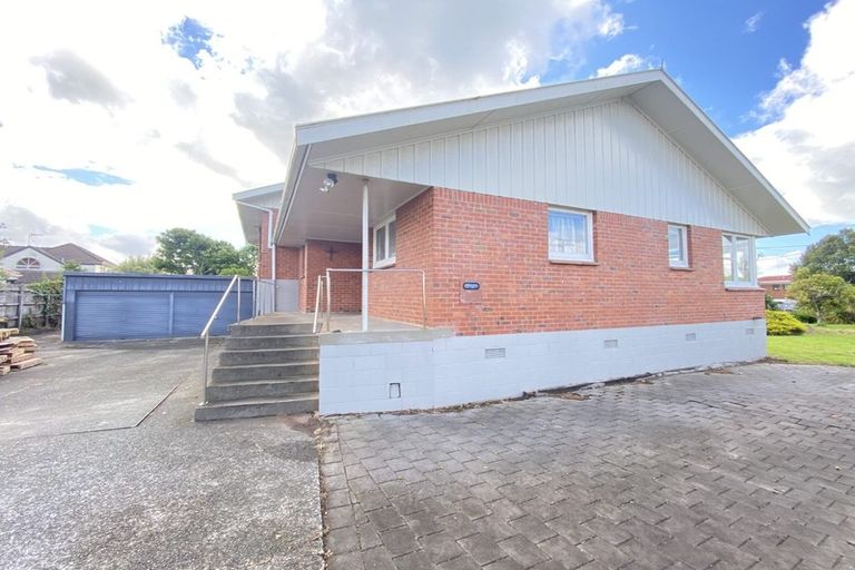 Photo of property in 97 Clovelly Road, Bucklands Beach, Auckland, 2012