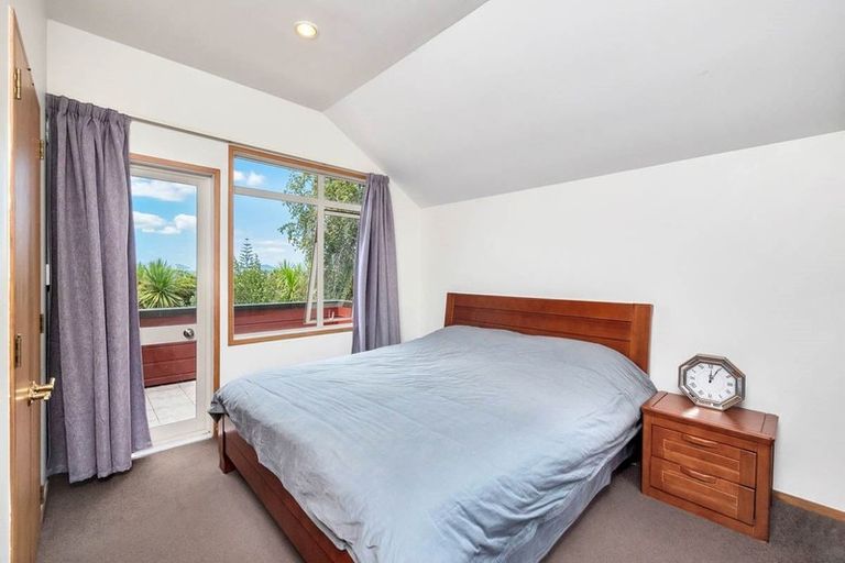 Photo of property in 16a Honeysuckle Lane, Mairangi Bay, Auckland, 0630