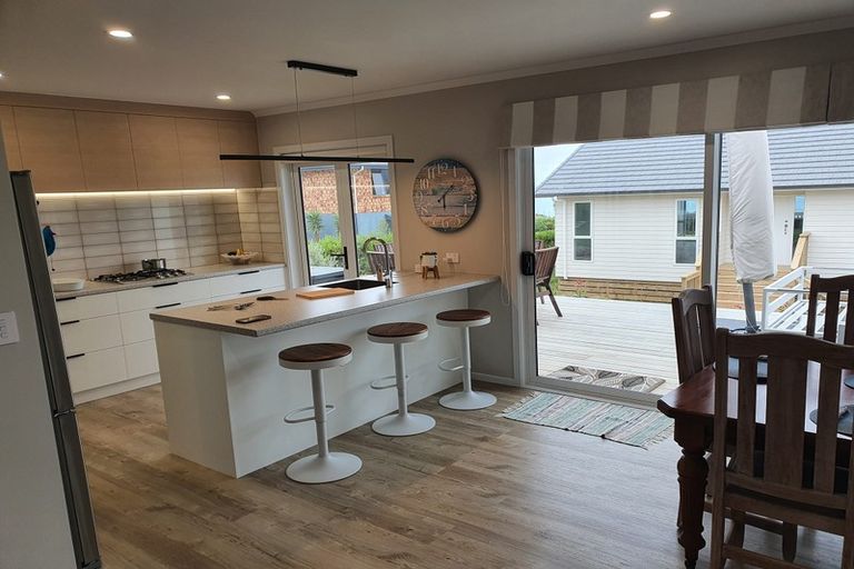 Photo of property in 32 Eagles Way, Cable Bay, 0420