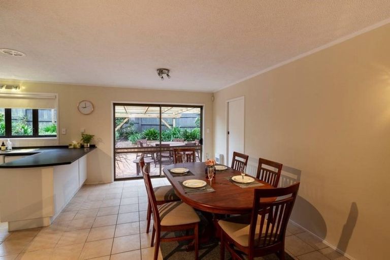 Photo of property in 33 James Evans Drive, Northcote, Auckland, 0627