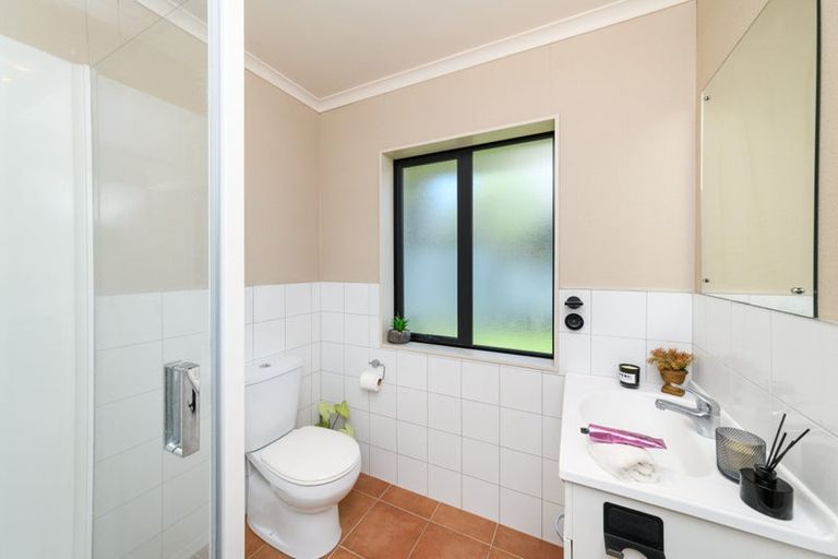 Photo of property in 23 Walnut Grove, Kelvin Grove, Palmerston North, 4414