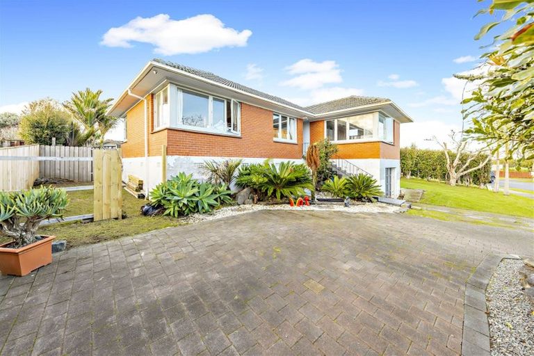Photo of property in 147 Ennis Avenue, Pakuranga Heights, Auckland, 2010
