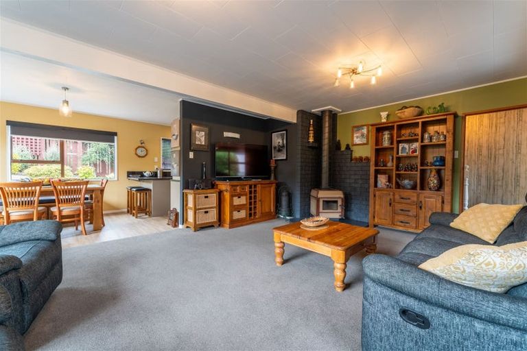Photo of property in 15 Leven Street, South Hill, Oamaru, 9400