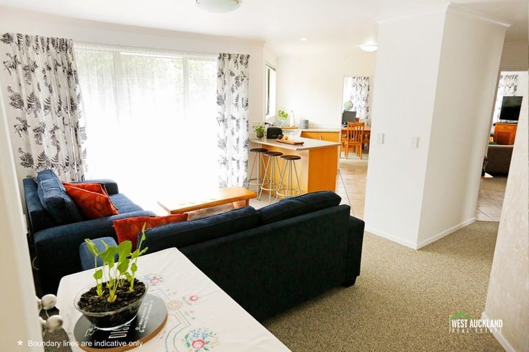 Photo of property in 9 Swanson Oaks, Swanson, Auckland, 0612