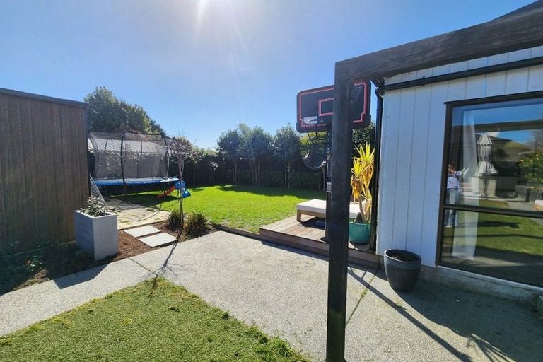 Photo of property in 20 Isleworth Road, Bishopdale, Christchurch, 8053
