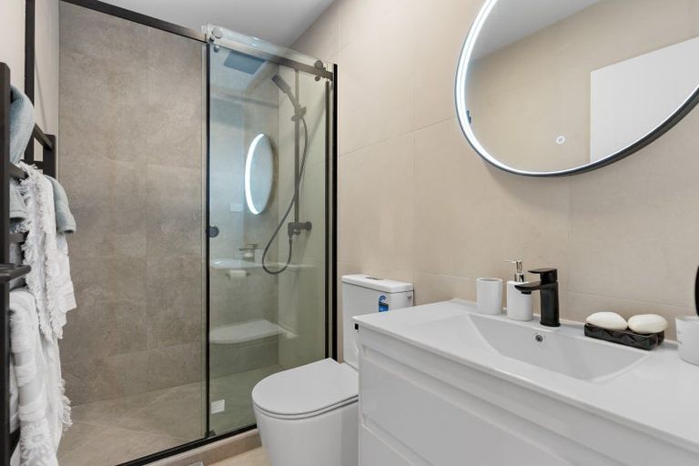 Photo of property in 937f Whangaparaoa Road, Manly, Whangaparaoa, 0930