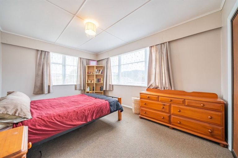 Photo of property in 4 Mckay Street, Wainuiomata, Lower Hutt, 5014