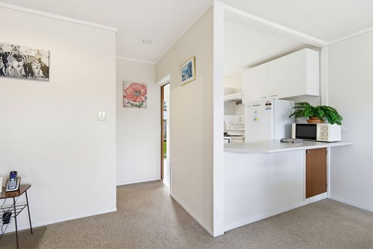Photo of property in 10/16 Willerton Avenue, New Lynn, Auckland, 0600