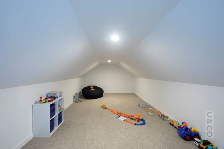 Photo of property in 10 Tauwaka Crescent, Riverhead, 0820