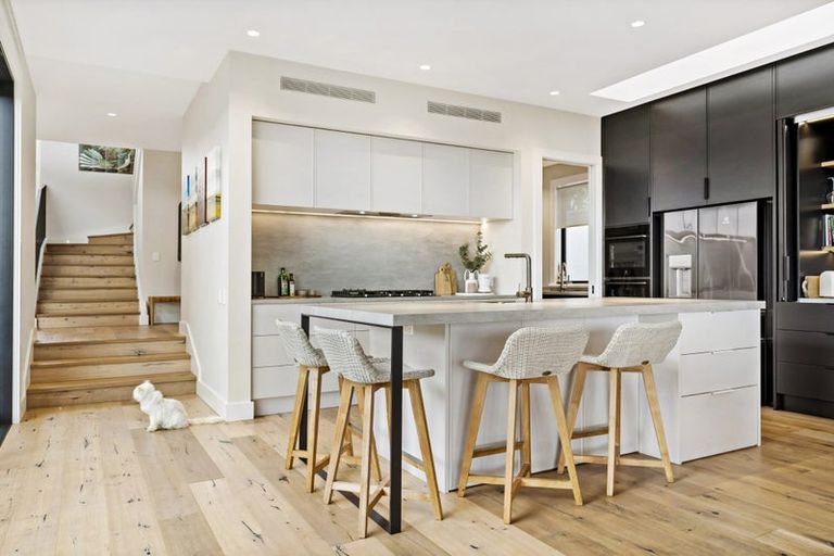 Photo of property in 71a Ngataringa Road, Devonport, Auckland, 0624