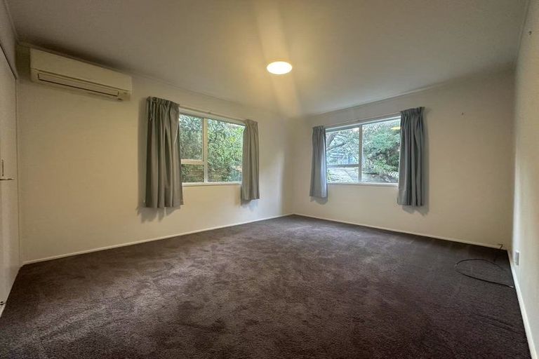 Photo of property in 9k View Road, Glenfield, Auckland, 0627