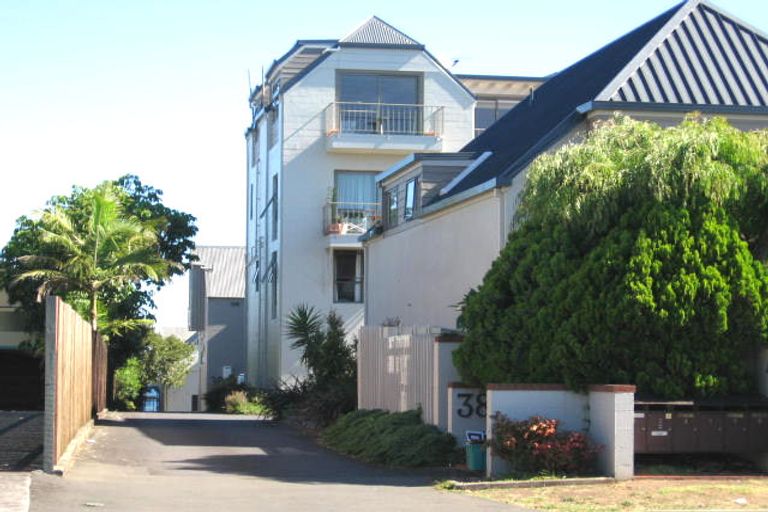 Photo of property in 6/38 Kitchener Road, Milford, Auckland, 0620