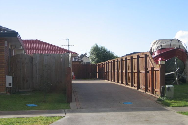 Photo of property in 9 Redcastle Drive, East Tamaki, Auckland, 2013