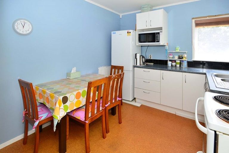 Photo of property in 2/97 Archers Road, Hillcrest, Auckland, 0629