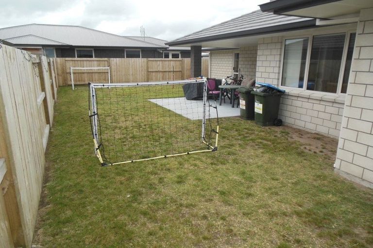 Photo of property in 41 Butterworth Crescent, Papamoa Beach, Papamoa, 3118