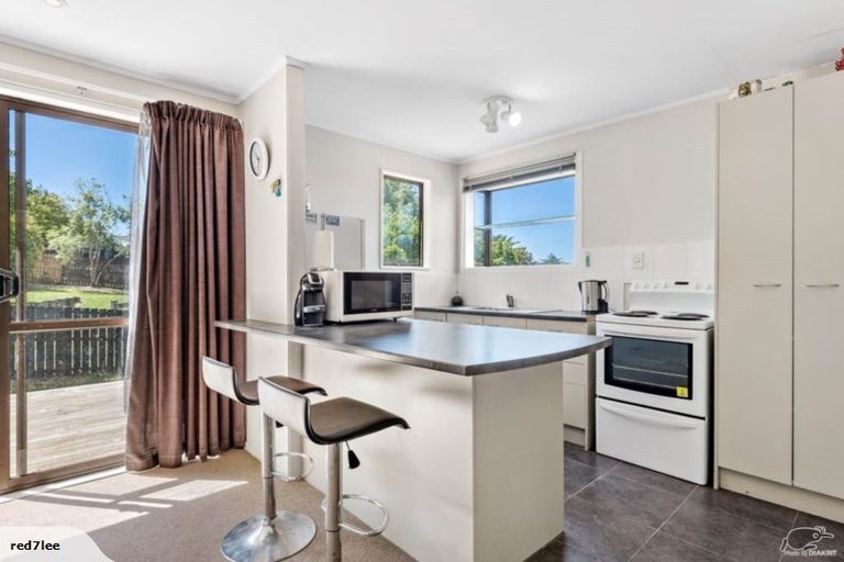 Photo of property in 3 Sarajevo Place, Massey, Auckland, 0614