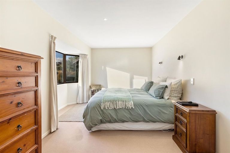 Photo of property in 77 Oregon Drive, Kelvin Heights, Queenstown, 9300