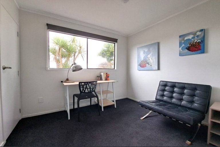 Photo of property in 12 Wilkinson Way, Browns Bay, Auckland, 0630
