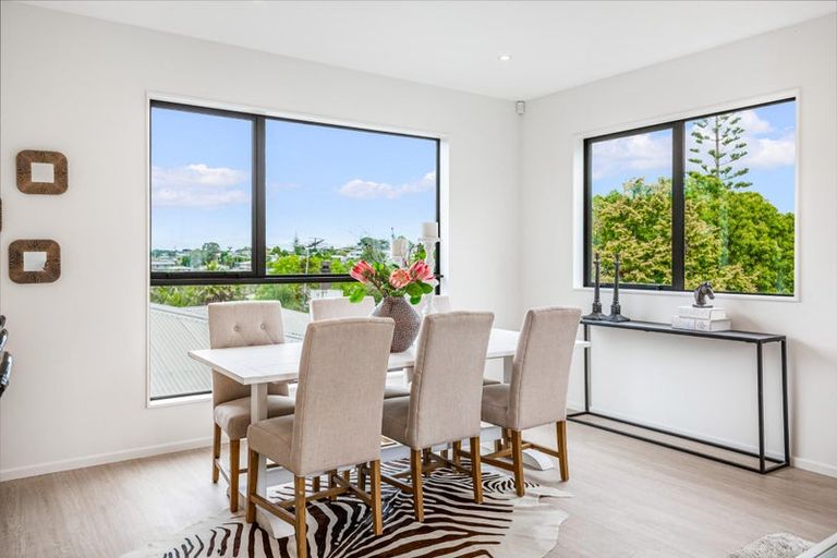 Photo of property in 16a Sheridan Drive, New Lynn, Auckland, 0600