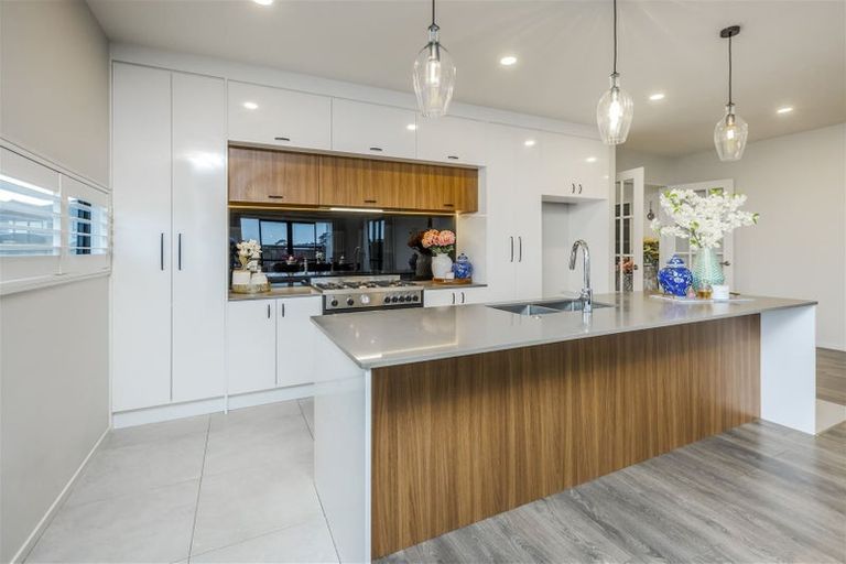 Photo of property in 319 Flat Bush School Road, Flat Bush, Auckland, 2019