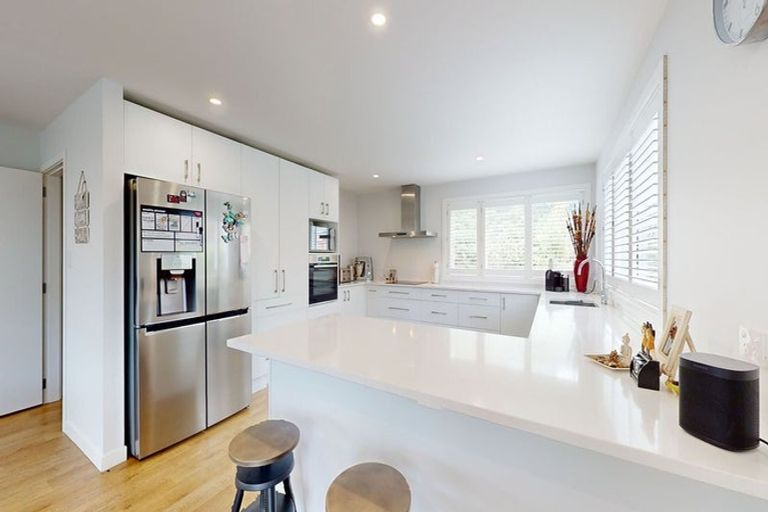 Photo of property in 92 Silverstream Road, Crofton Downs, Wellington, 6035