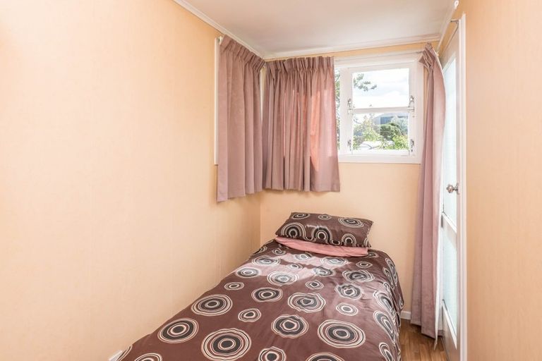 Photo of property in 22 Kaitawa Crescent, Paraparaumu, 5032