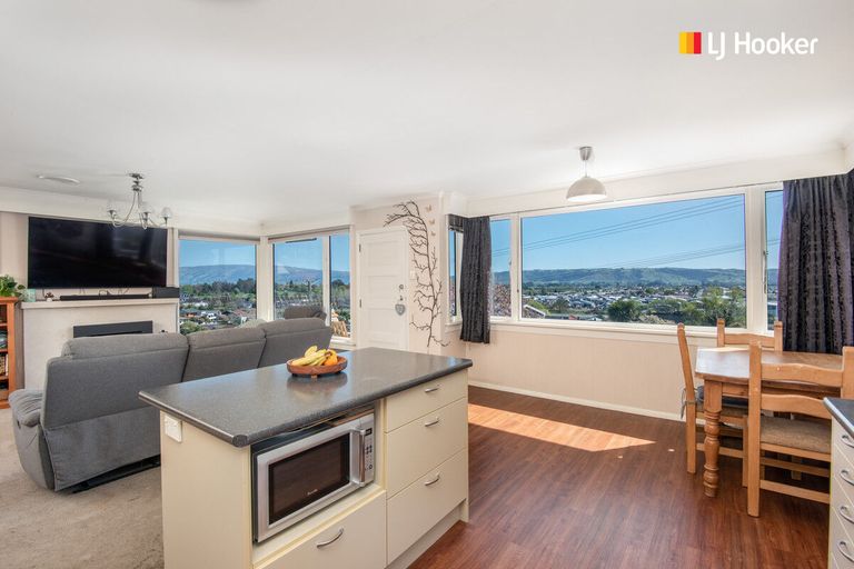 Photo of property in 16 Clyde Street, Kinmont Park, Mosgiel, 9024