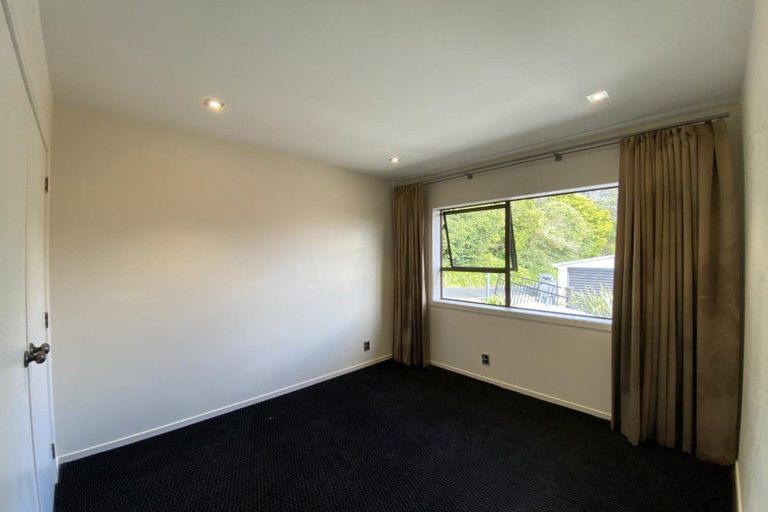 Photo of property in 40 Whangaparaoa Road, Red Beach, 0932