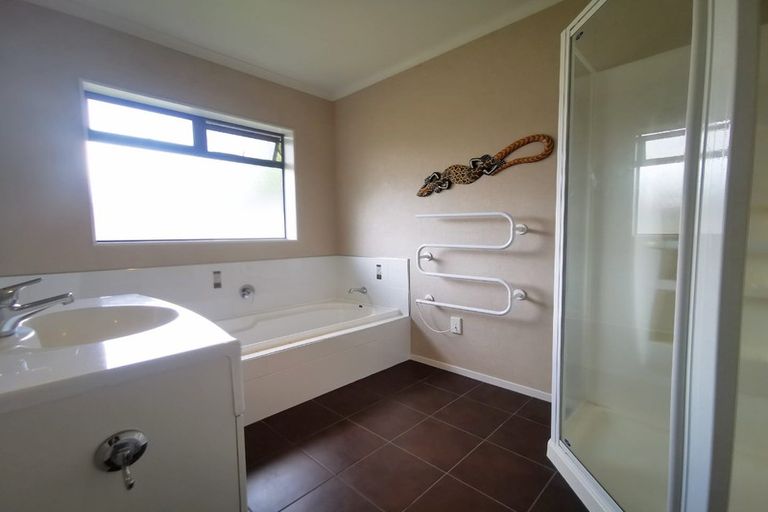 Photo of property in 35 Milbrook Place, Chartwell, Hamilton, 3210