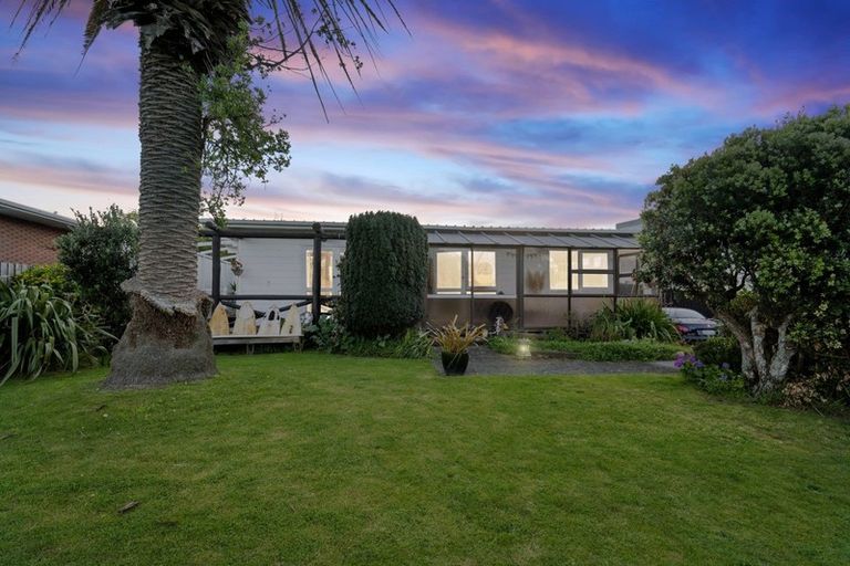 Photo of property in 4 Record Street, Fitzroy, New Plymouth, 4312