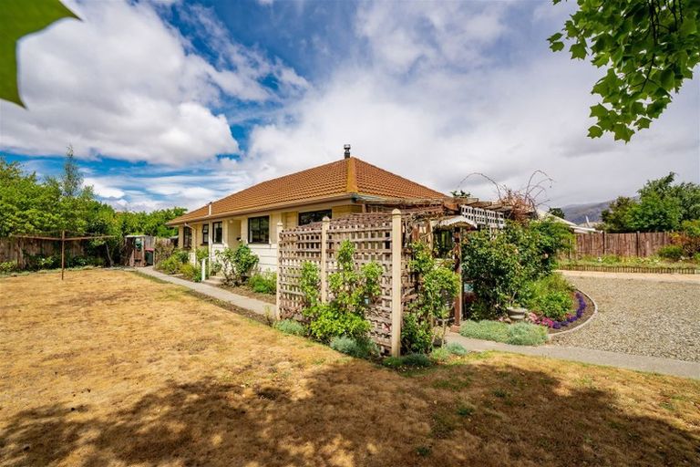 Photo of property in 13 Westmoreland Place, Cromwell, 9310