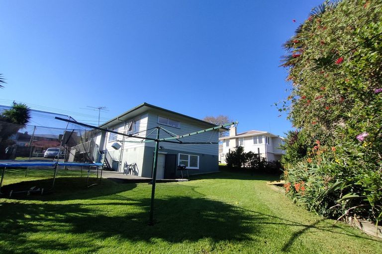 Photo of property in 104 Stanley Road, Glenfield, Auckland, 0629