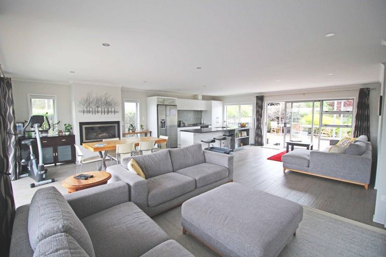 Photo of property in 27 Trauzer Place, Flagstaff, Hamilton, 3210