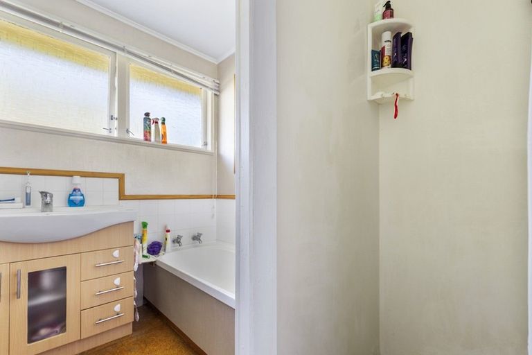 Photo of property in 2 Hawk Place, Selwyn Heights, Rotorua, 3015